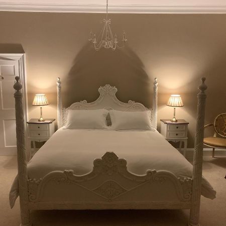 مبيت وإفطار South Dalton Old Rectory المظهر الخارجي الصورة